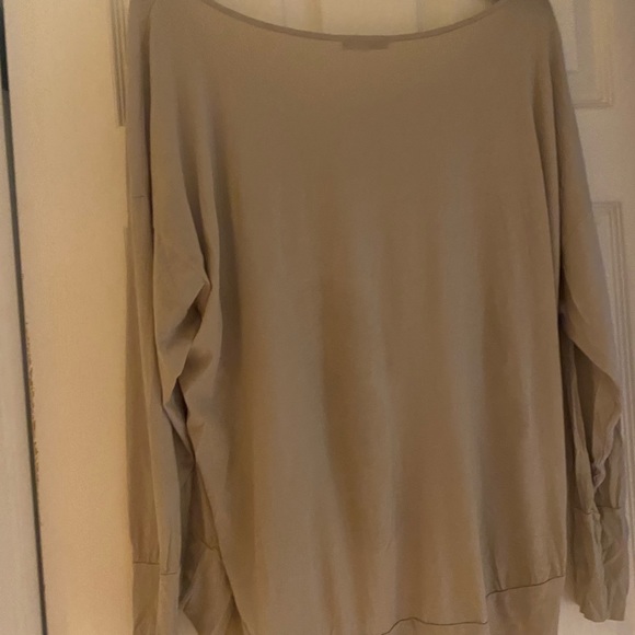 Low Rise Top - Picture 3 of 4